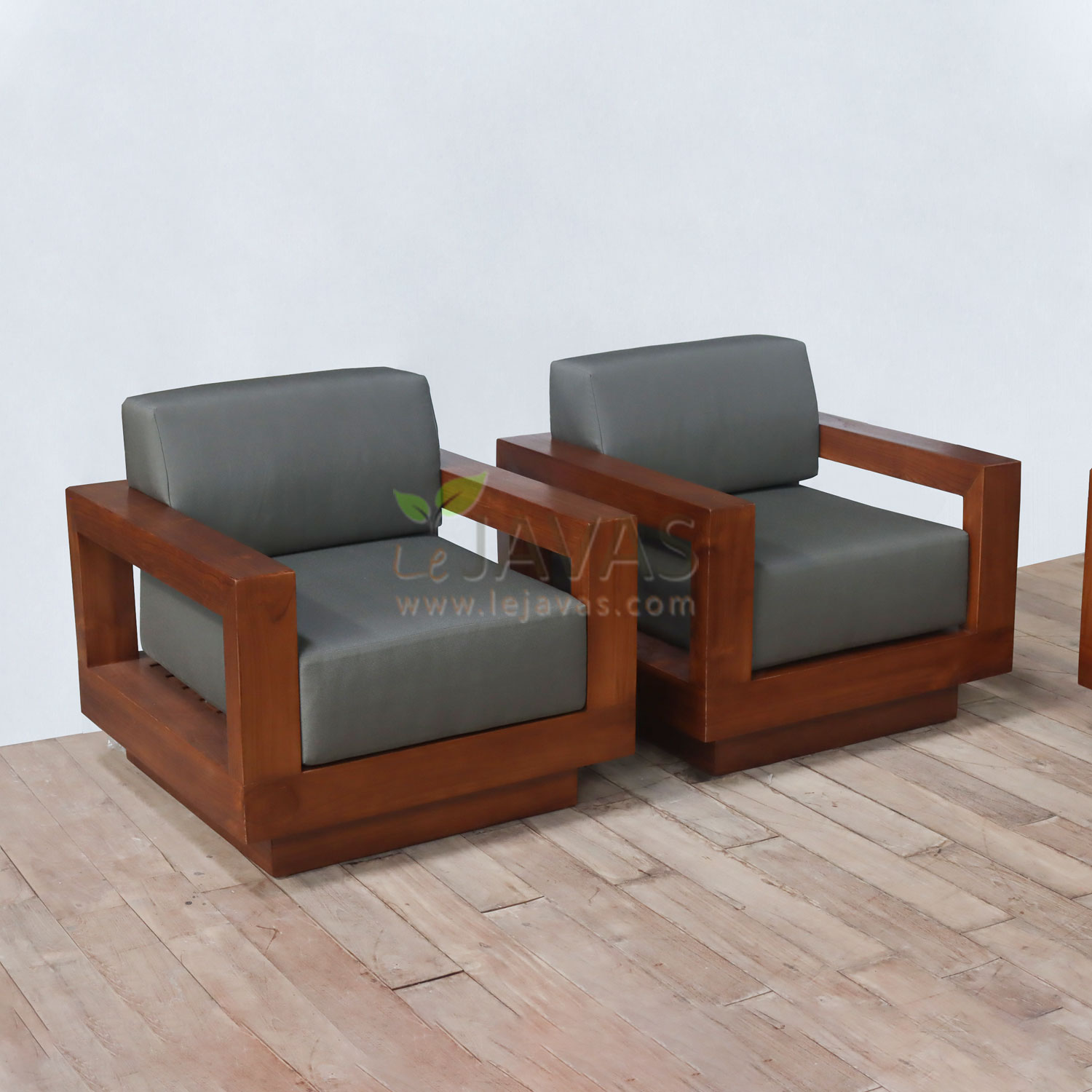 ZOE Armchair 80 x 74 x 55 CM, Walnut Treatment